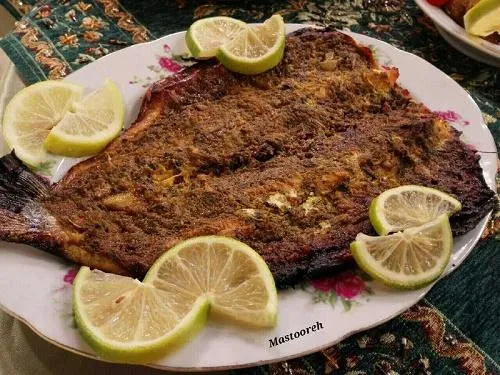 ماهی کبابی ماهی با حشو خوراکی ها غذاهای سنتی