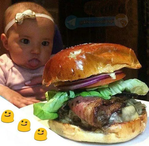 یا علی.... بچه هه میخواد اینو بخوره یا همبرگر میخواد بچه 