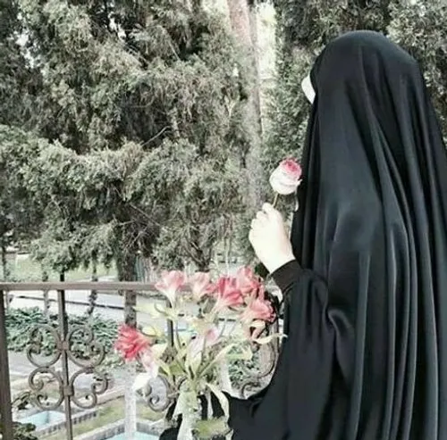 احب ٳرتداء اللون الٲسود 🥀