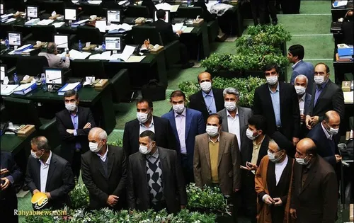 حضور نمایندگان استان خوزستان با ماسک در صحن مجلس در اعترا
