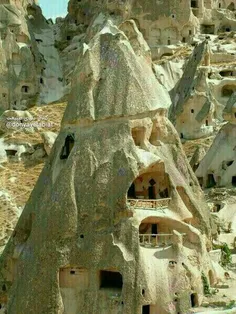 روستای میمند کرمان با خانه هایی در دل صخره ، بی شک یکی از