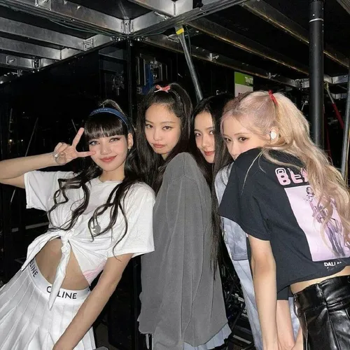 Black pink in your area✨️
