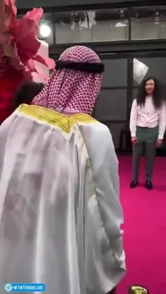 آزادی(بردگی) غربی با برهنگی زنان شروع میشه و یک انحراف بز