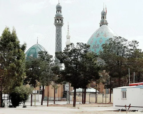 هم اکنون نزد مسجد مقدس جمکران دعاگوی دوستان هستم. یا وقای