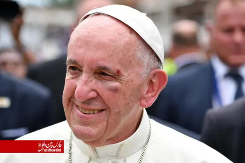 📸 پاپ فرانسیس رهبر کاتولیک های جهان امروز هنگام سوار شدن 
