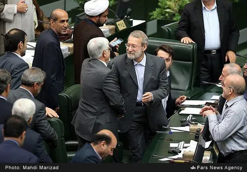 تبریک عارف به لاریجانی در صحن علنی مجلس .