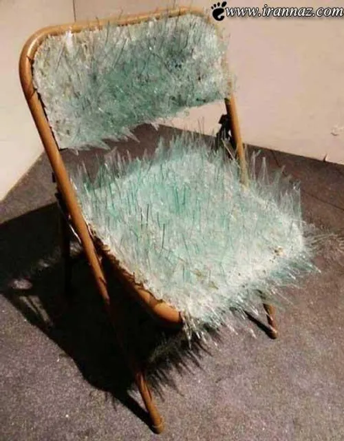 کی دوس داره روی این صندلی بشینه؟