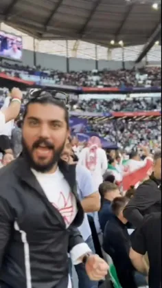 حضور ساعد سهیلی و سینا مهرداد در استادیوم🏟🇮🇷