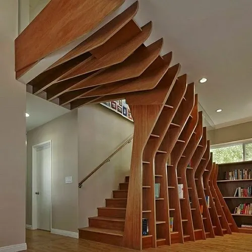 طراحی ترکیبی راه پله و کتابخانه چوبی