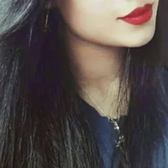 تـۅ بآ پـۅلآت رژ و ریمـل میخـری??💄 👙 💄 