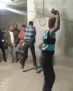 اینا چشونه خدایی 🙄😬🤣