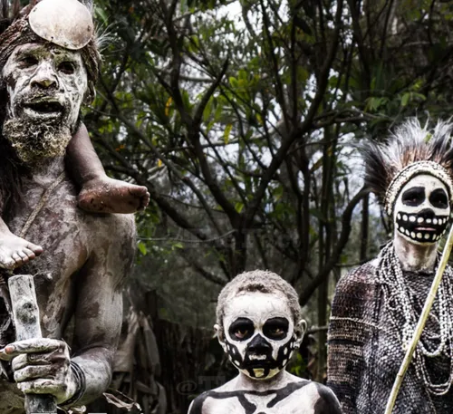 تا 50سال پیش در گینه نو قبایلی وجود داشتند که اجساد عزیزا