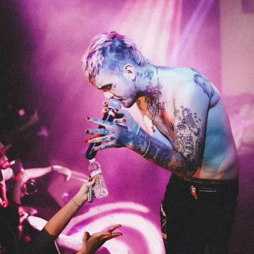  lilpeep.2017.4.20 71293751 - عکس ویسگون