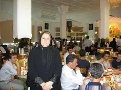 فاطمه طریقت‌ منفرد؛ مؤسس رستوران «هانی» در تهران از ۲۷ سا