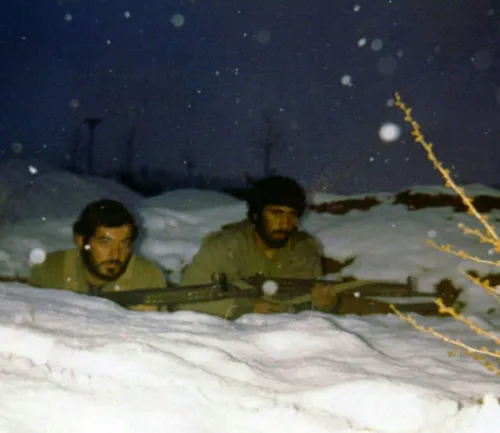 ویژه| عکسی متفاوت از رزمندگان دفاع مقدس در برف و سرما