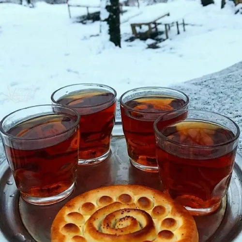 چای، کلوچه فومن داغ و هوای برفی 😍❄️