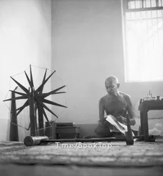 #گاندی معتقد بود تا زمانی که کشور نتواند لباس ببافد من از