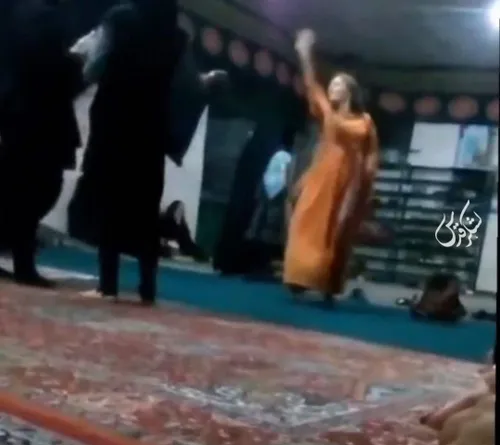 🔴 ️ماجرای ورود یک زن هنجارشکن به مسجدی در سیرجان