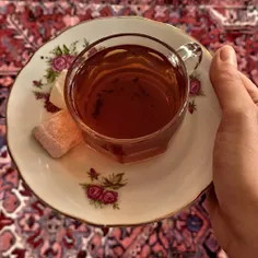 چایت را بنوش و نگران فردا نباش، از گندم‌ زار من و تو مُشت