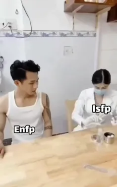 بچم enfp یه کم هول شد😅🤣