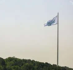 اهتزاز بزرگترین #پرچم_سبز_علوی در آسمان #تهران