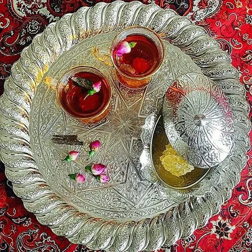 عسل در کاسه یِ چینی بیاور