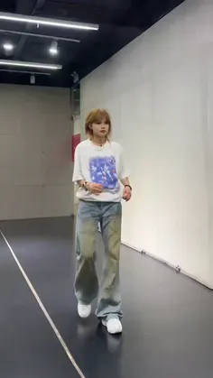 نفر اولی که اسم این دختره رو بگه من اونو دونبال