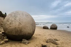 سنگی ک بطور طبیعی کروی شکل ایجاد کرد ،نیوزلند