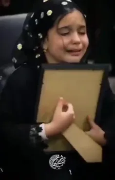 وداع جان‌سوز دختر شهید امنیت مسعود کرمی در معراج شهدا 