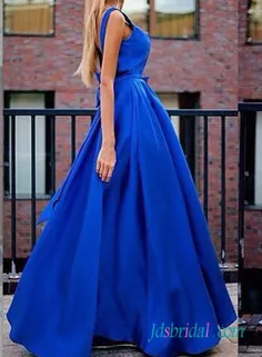 http://goo.gl/63bMgm  مدل لباس آبی پشت باز