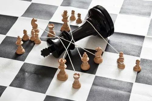 وقتی شاه شطرنج به میدان می آید یعنی: