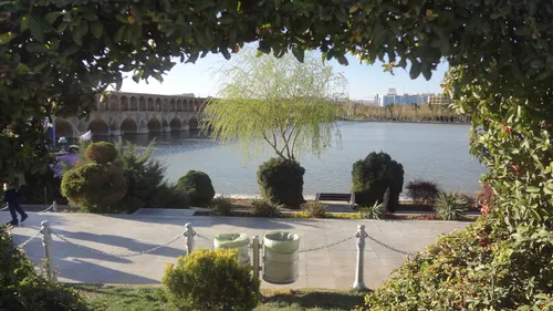زاینده رود در اصفهان :)