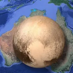 عرض استرالیا حدود ۴۰۰۰ کیلومتر است و قطر پلوتون حدود ۲۳۷۰