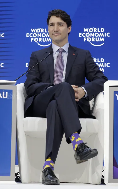 گفته میشود جورابهای نخست وزیر کانادا که برای همه سوال بود