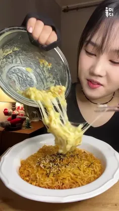 اسمر نودل کلییی پنیر🥹😋🍜🧀ازش بزارم؟