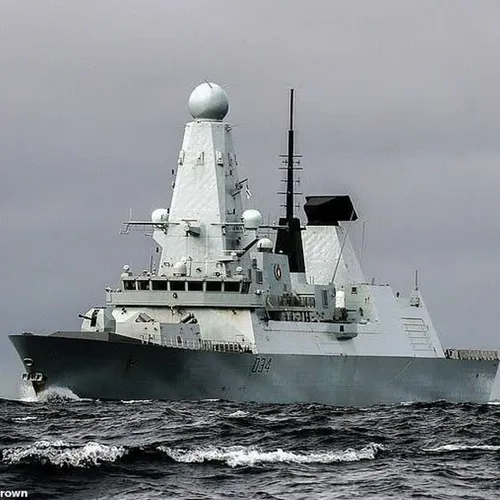 🔹پیت ایوانز، فرمانده ناوشکن دیاموند (HMS Diamond) ارتش ان