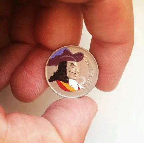 یک هنرمند خلاق سکه ها را به شکل شخصیت های معروف رنگ امیزی