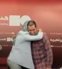 روبوسی هواداران شهاب حسینی با او، جنجالی شد