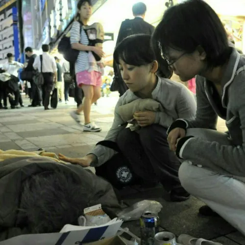 بی خانمانها در ژاپن میتوانند در کافی نتهای شبانه روزی بخو