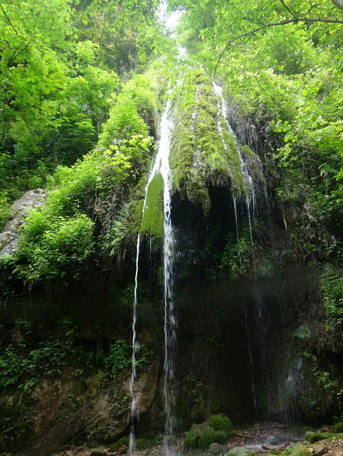 یه آبشار زیبا تو شمال کشور(مازندران)