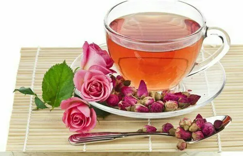 چای گل رز، سرشار از ویتامین ث است به همین دلیل تاثیر بسزا