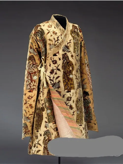 لباس ایرانی بافته شده در اوایل قرن ۱۷ «دوران شاه عباس بزر