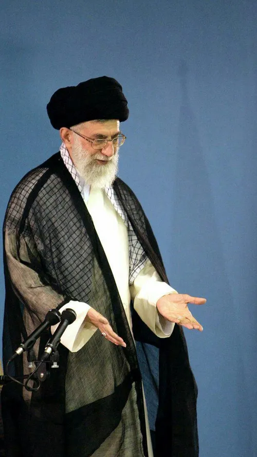 لبیک یا خامنه ای