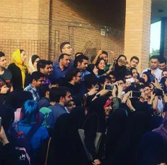 اینم امروزه دانشگاه تهران اکران فیلمش خوش ب حالشون