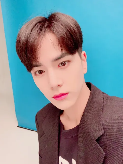 سرے اول عڪس هآی یونگهون 😻 💫 younghoon the boyz دبویز اکسو