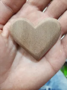 قلب چوبی هنوز رنگ نشده