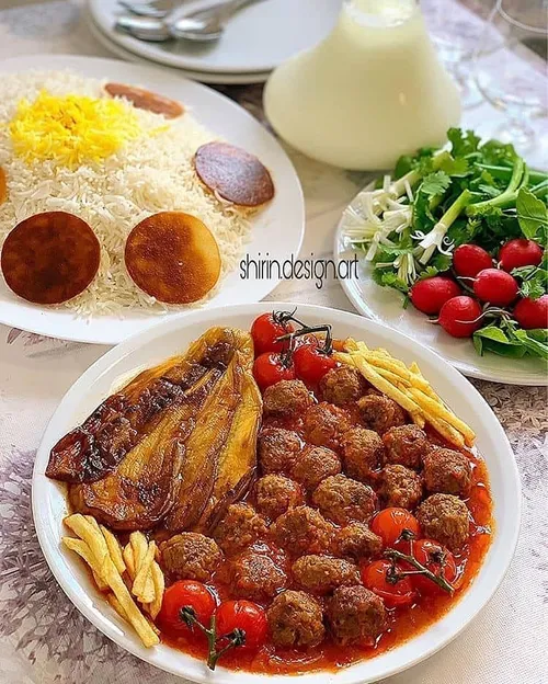 قلقلی با سس گوجه فرنگی