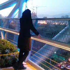 اینم من توی پل طبیعت تهران
