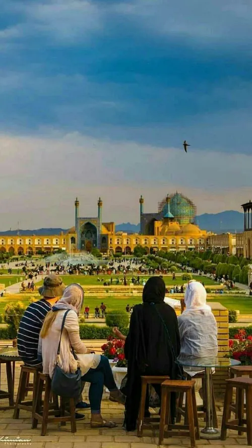 نمایی زیبا از میدان نقش جهان اصفهان، از آثار ثبت شده در ف