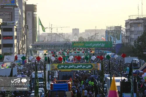 جذبه ی علی ، « باطن دینیِ جامعه ی ایران» را در خیابان های شهرها، نمایان کرد.